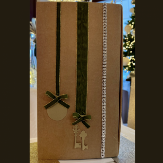 Natale 2022 - Due bottiglie gioiello- scatole decorate a mano - Enolike