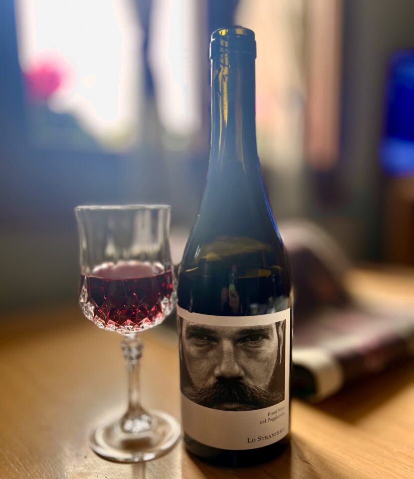 enolike - Il Pinot Nero Lo Straniero della Cantina Il Poggiarello